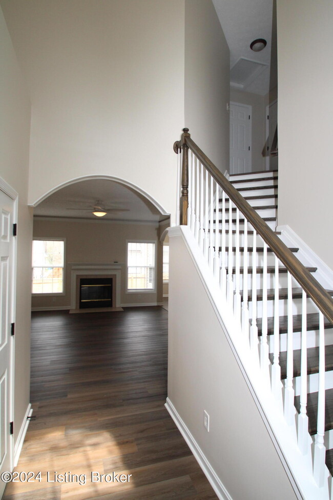 Foto del edificio - 5411 Skeffington Way