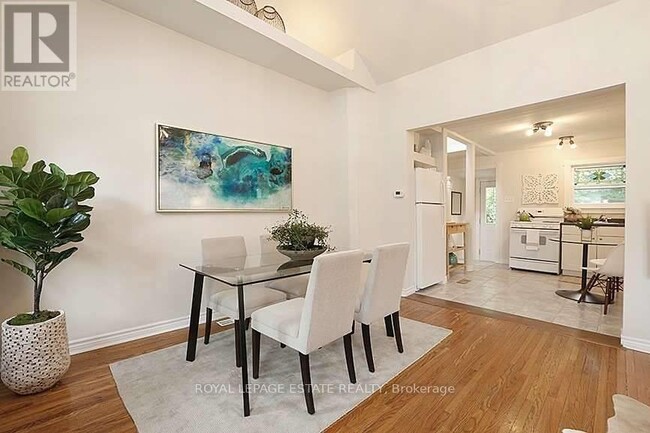 Building Photo - 30 Amroth Ave