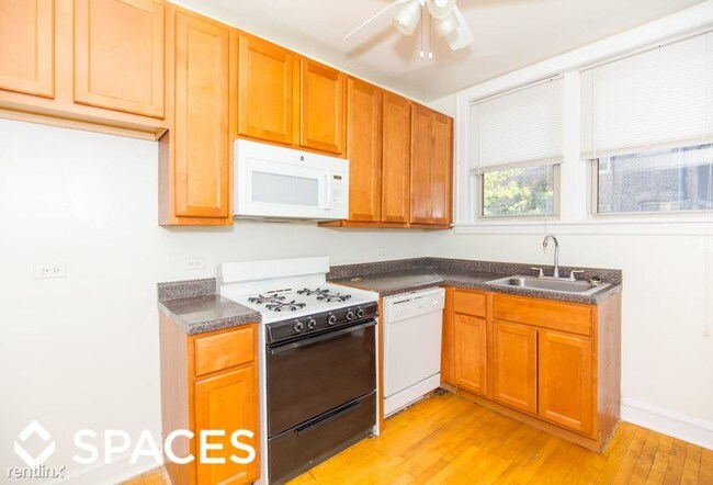 Building Photo - 2232 W Farwell Ave