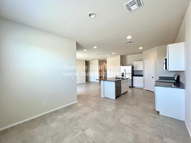 Building Photo - 1173 W Avalon Canyon Dr