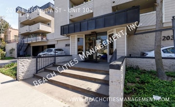 Building Photo - 2032 E Bermuda St