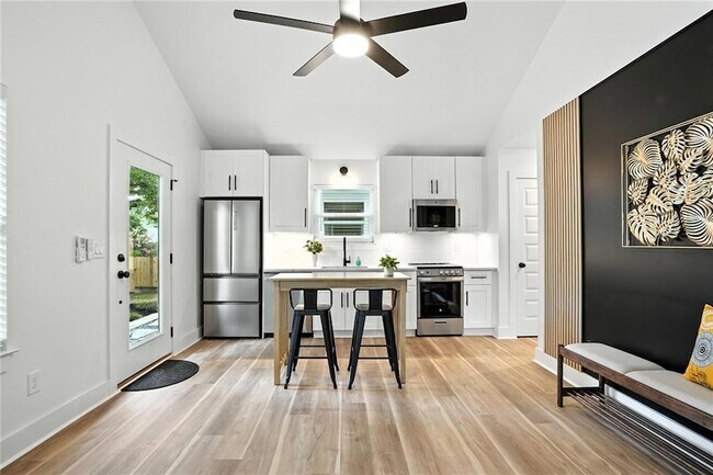 Foto del edificio - 1597 Glenwood Ave SE