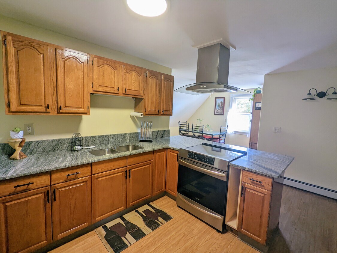 23 Huxley Ave Unit 3, Providence, RI 02908 Apartments in Providence