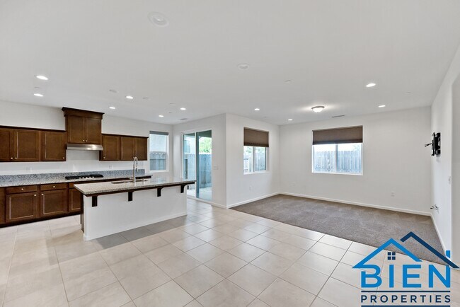 Foto del edificio - 1227 Las Rosas Ave