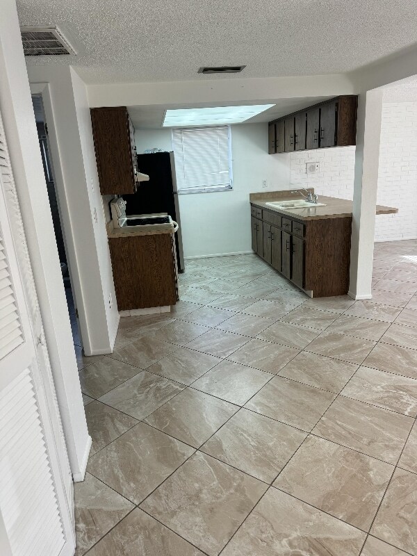 Foto del edificio - 6734 Amarillo St