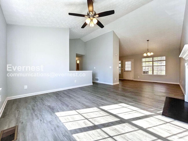 Building Photo - 30 Oak Grove Ln NW