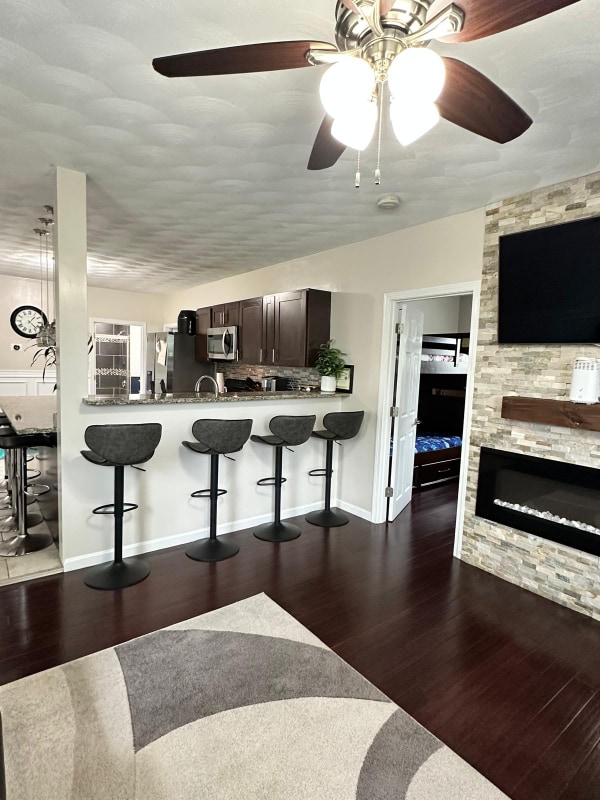 Photo - 8. Seymour Ave Apartment