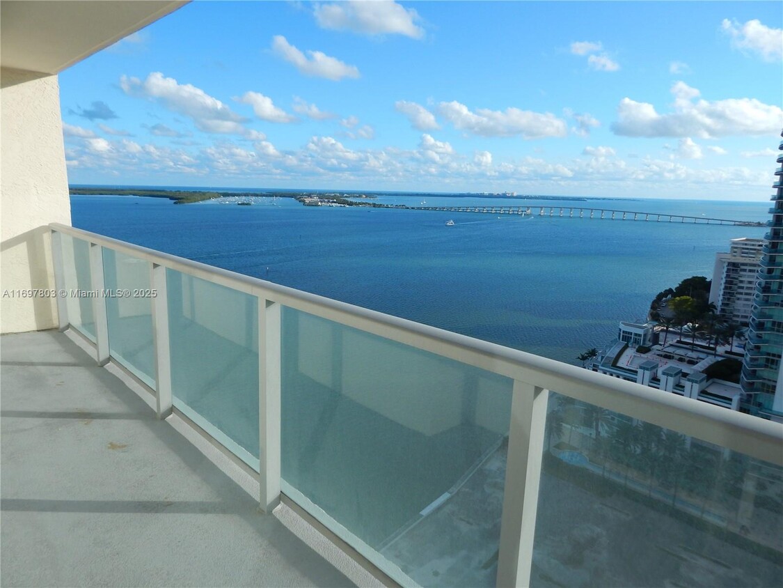 Foto principal - 1155 Brickell Bay Dr