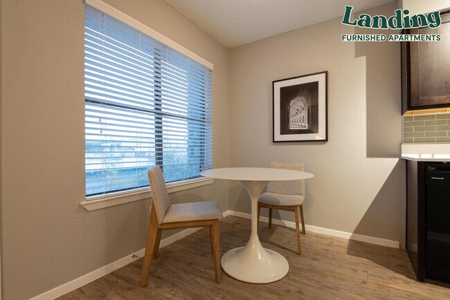 Foto del edificio - 5200 N Lamar Blvd