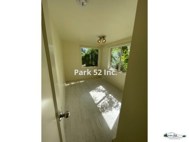 Foto del edificio - 1103 E 71st St