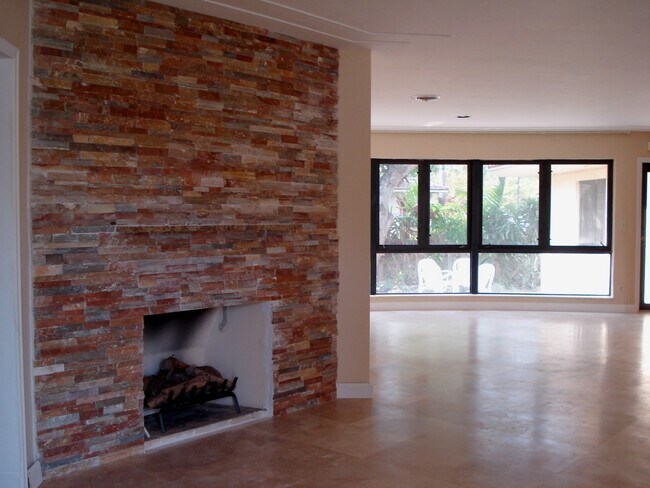 Entrance and living room - 1170 NE 97th St