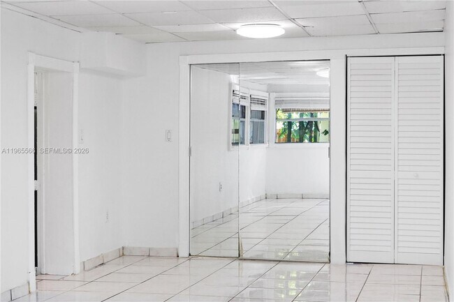 Foto del edificio - 5831 Taylor St