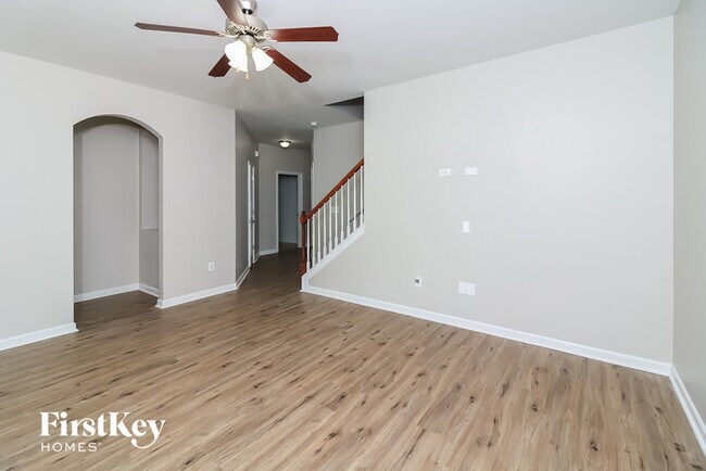 Foto del edificio - 400 Hill Crest Cir