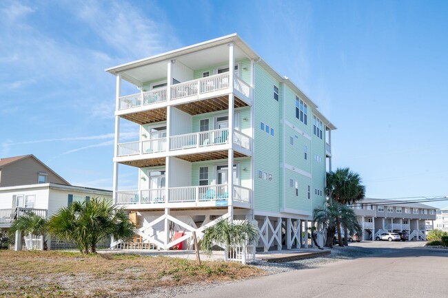Building Photo - JUST REDUCED!! PLAN AND SECURE YOUR WINTER GETAWAY NOW