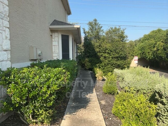 Building Photo - 3300 Forest Creek Dr