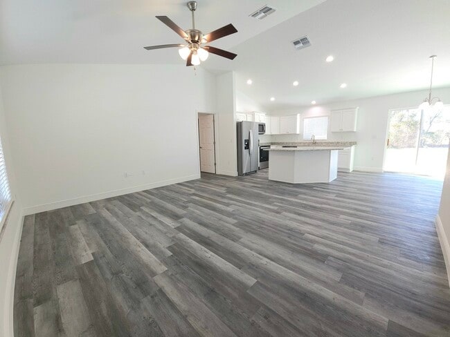 Foto del edificio - 8424 SW 135th Street Rd