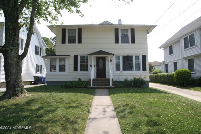 Building Photo - 44 Lake Ave