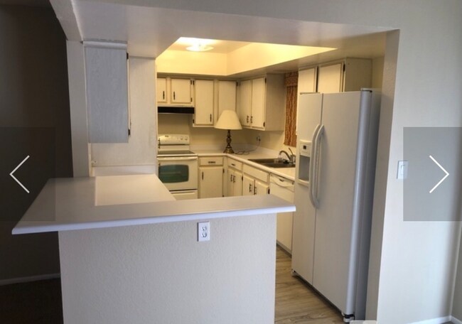 Foto del edificio - 9209 E Olive Ln N