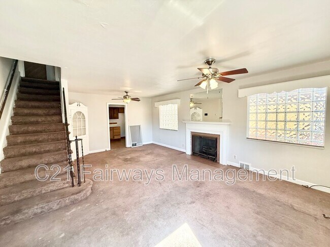 Foto del edificio - 2527 Versailles Ave