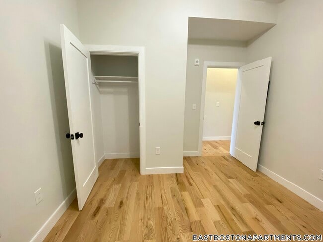 Building Photo - 275 Webster St