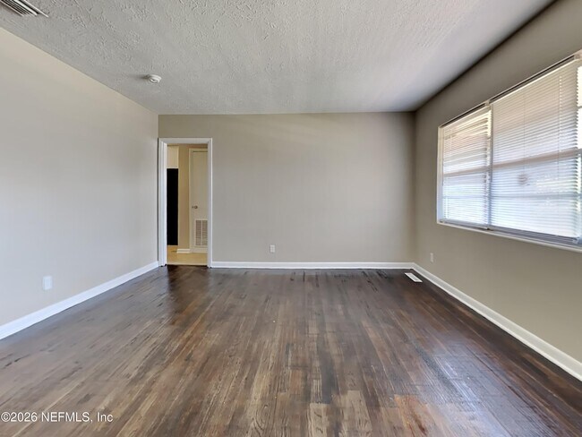 Foto del edificio - 1332 Arlingwood Ave
