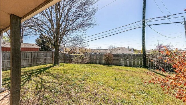 Foto del edificio - 2505 Creek Dr