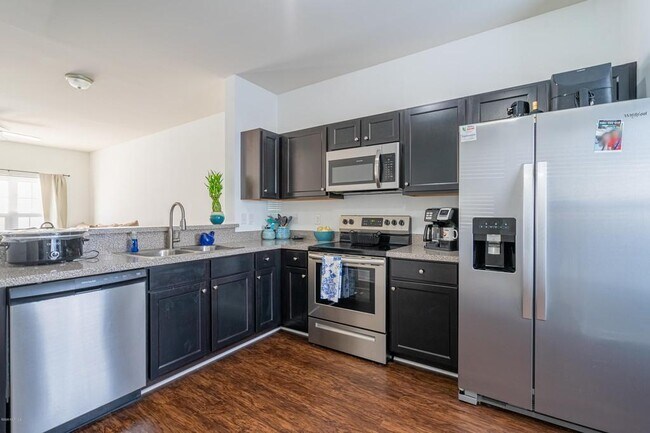 Foto del edificio - 151 Beacon Woods Dr