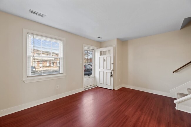 Foto del edificio - 2 bed Townhome in Annapolis in Hilltop Village