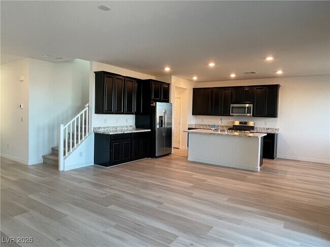 Foto del edificio - 6734 Chargehand Ave