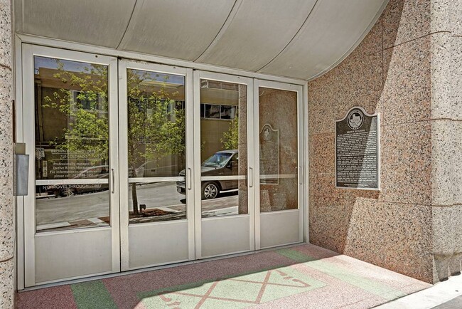 Building Photo - 710 Colorado St