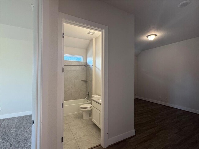 Building Photo - 3804 Sandhill Crane Dr