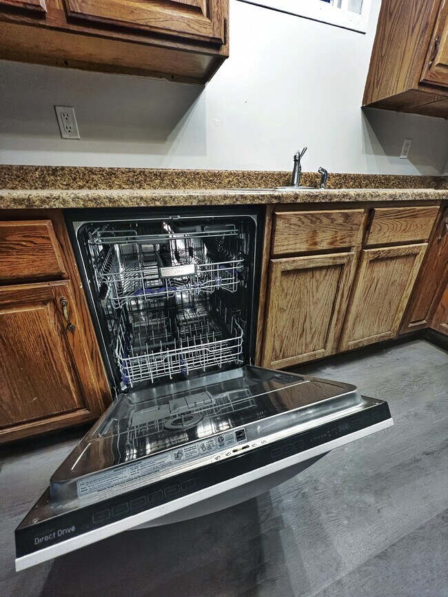 529 Cottage Ave Unit 3, Vermillion, SD 57069 Apartments in Vermillion