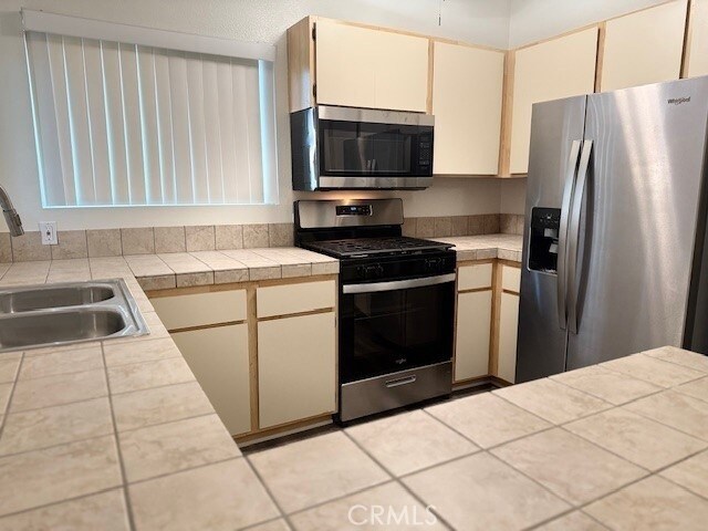 Building Photo - 79700 Ave 42