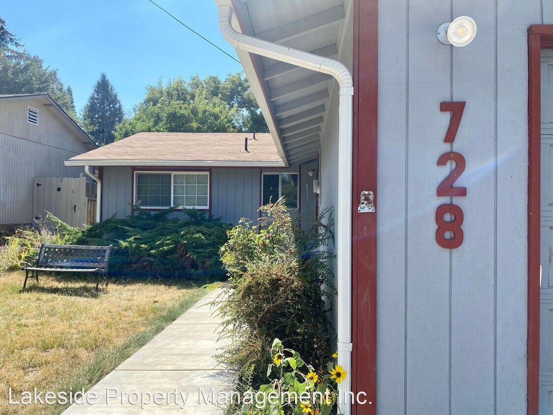 728 Buena Vista St, Klamath Falls, OR 97601 House Rental in Klamath