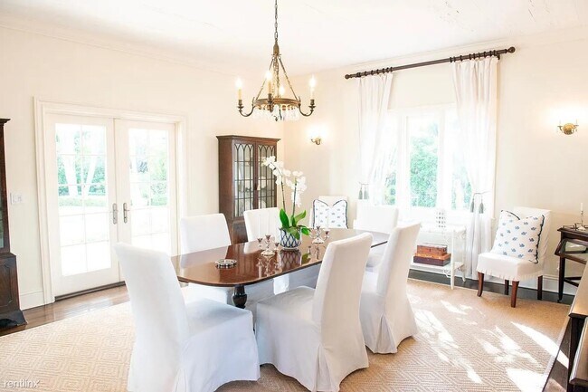 Foto del edificio - 5 br, 3.5 bath House - LAKEWOOD