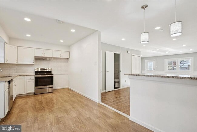 Building Photo - 1375 Abbey Way