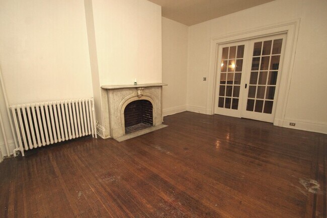 Foto del edificio - 912 St Paul St