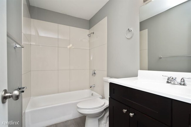 Foto del edificio - 2114 N Elmwood Ave