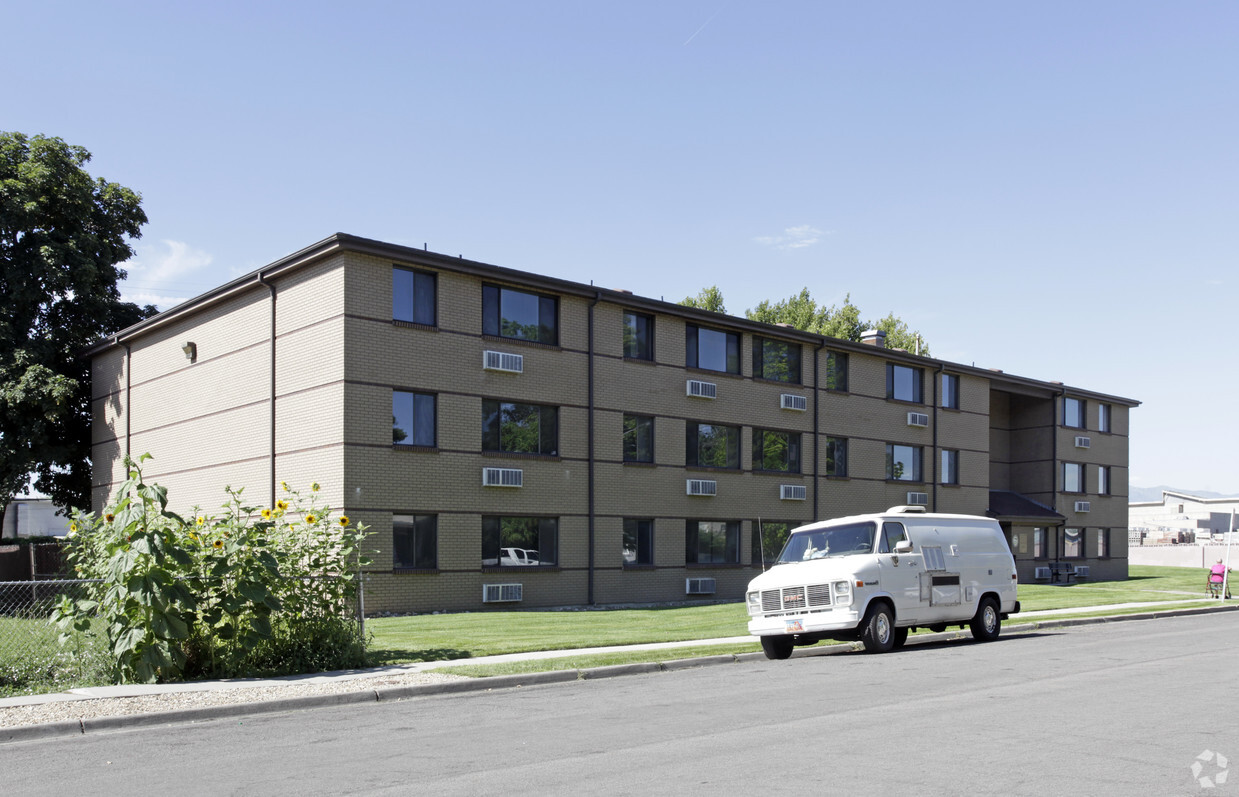 Building Photo - IOOF Apartments