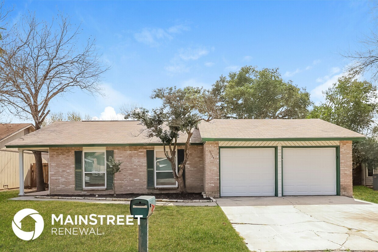 Foto principal - 5934 Lake Bank St
