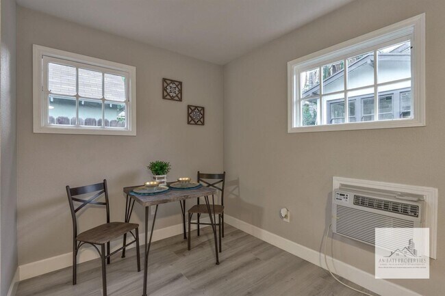 Foto del edificio - Poplar Property