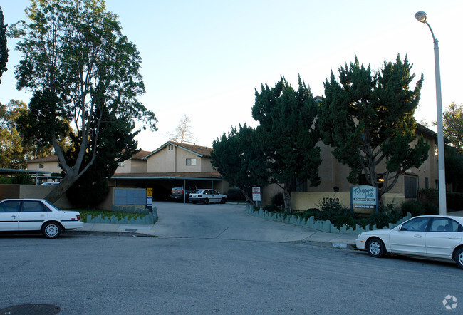 Building Photo - Barranca Vista Townhomes