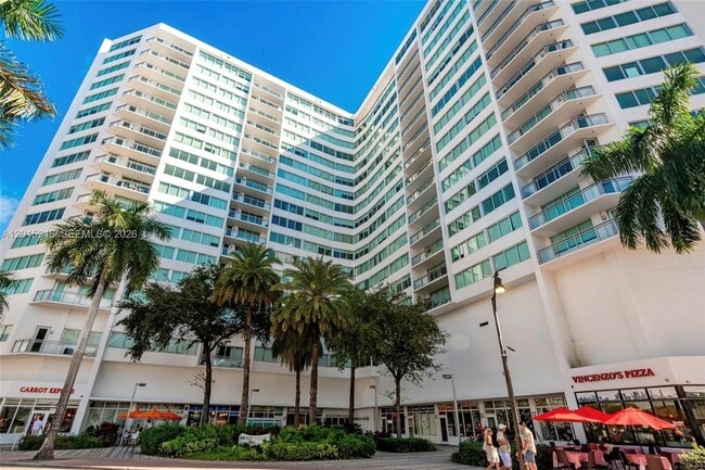 Foto del edificio - 7135 Collins Ave