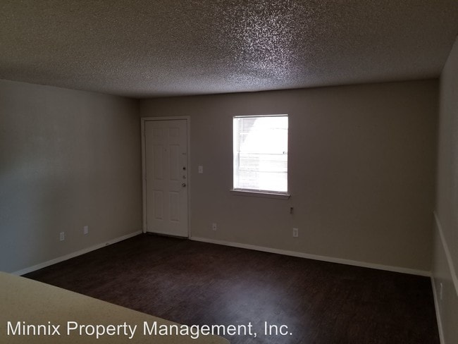 Building Photo - 2 br, 1 bath Apartment - 4301 SW 51st Avenue
