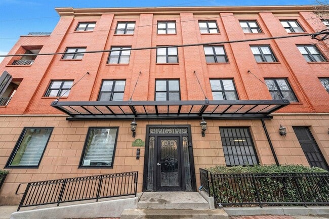 Building Photo - 350 7th St