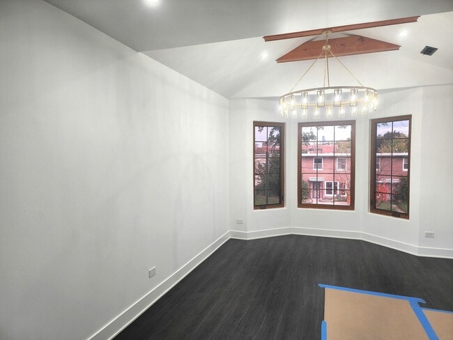 Foto del edificio - 243 W Swann St