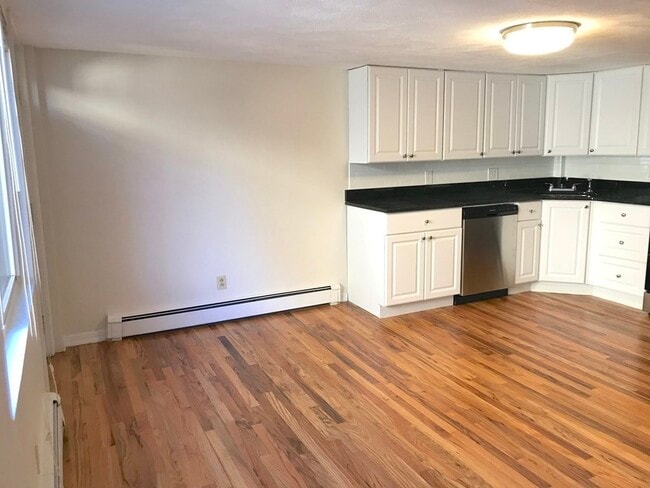 Foto del edificio - 144 Thorndike St