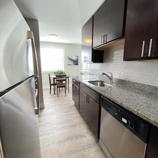 Foto principal - 548 W Surf St