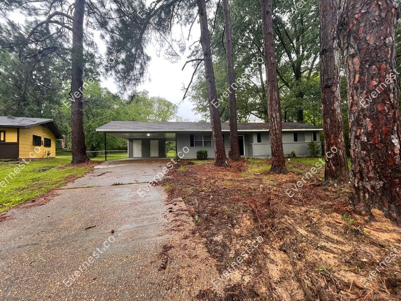 5521 Queen Elizabeth Ln, Jackson, MS 39209 House for Rent in Jackson, MS