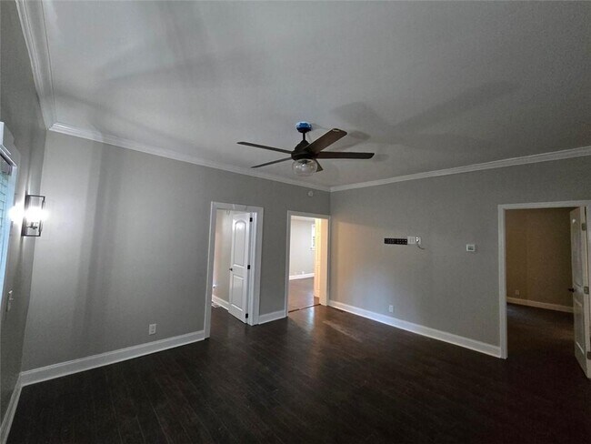 Foto del edificio - 1105 N Valley Brook Rd